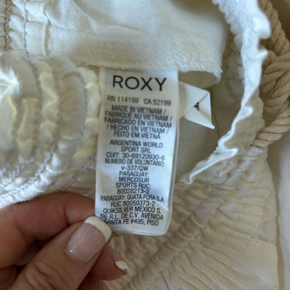 NWT Roxy shorts. Sz XL. Off white linen blend. Rope tie detail. Adorable! - Picture 10 of 16